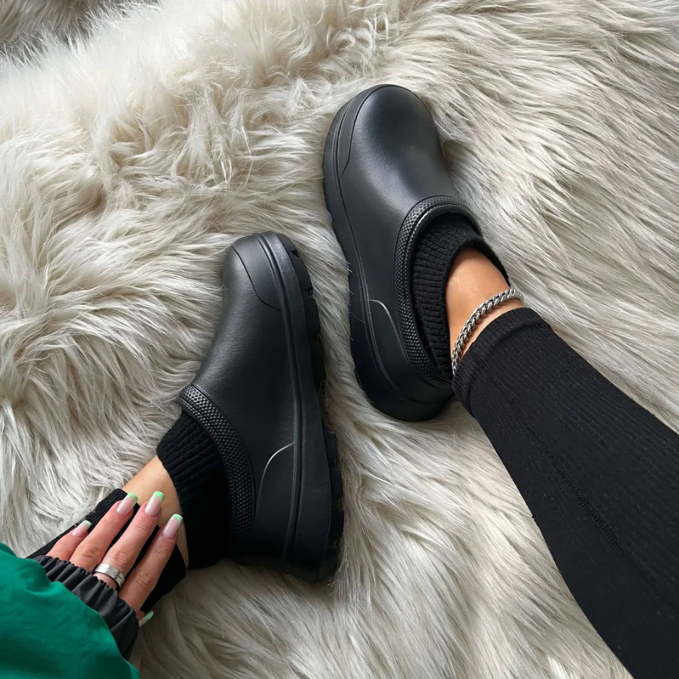 Neeva - Sock Clogs